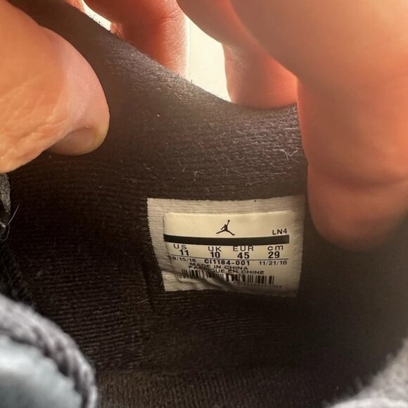 2018 Nike Air Jordan Retro 4 SE Black Laser Gum CL1184-011 Size 11 CLEAN🔥 - Picture 7 of 8